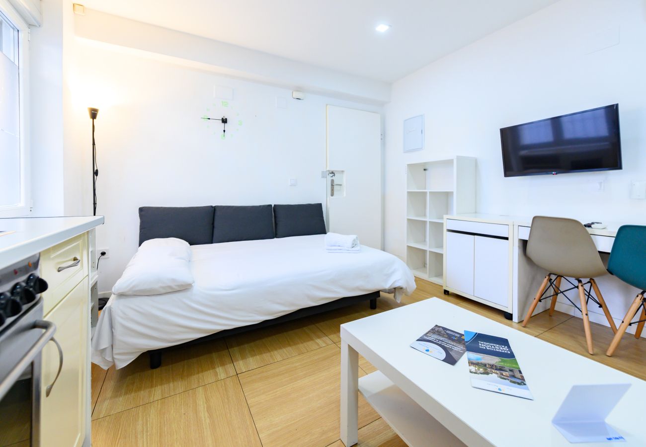 Studio à Madrid - M (EMO470B) Acogedor estudio en Ciudad Lineal