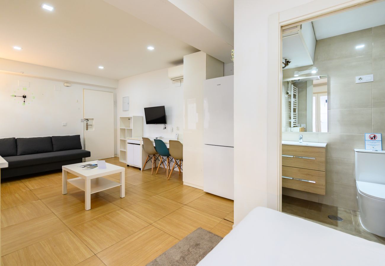 Studio à Madrid - M (EMO470B) Acogedor estudio en Ciudad Lineal