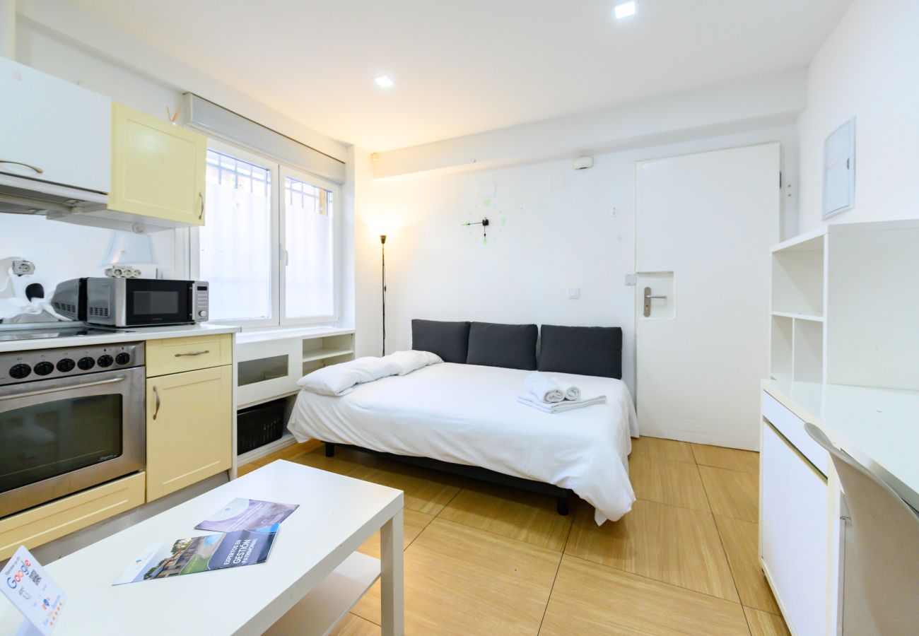 Studio à Madrid - M (EMO470B) Acogedor estudio en Ciudad Lineal