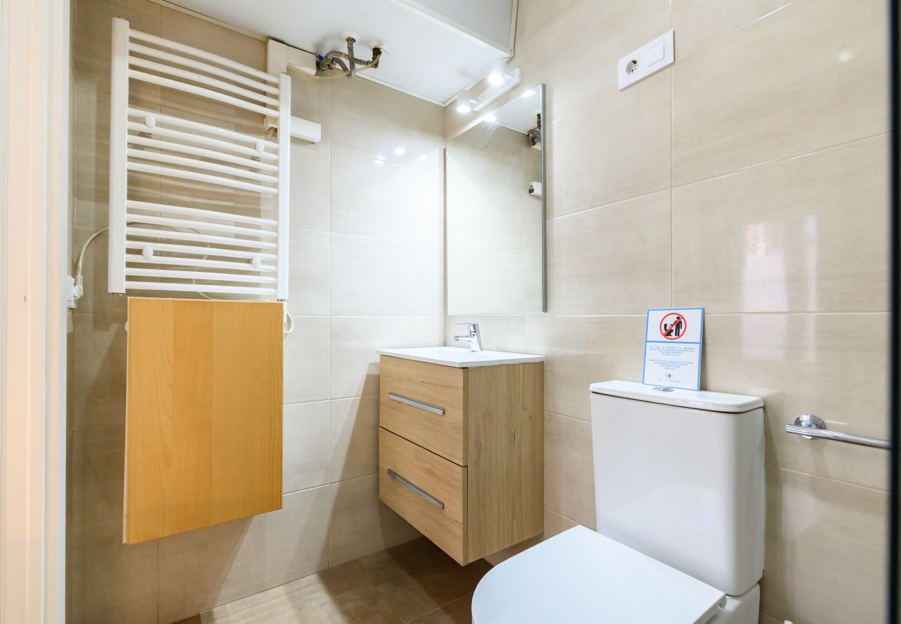 Studio à Madrid - M (EMO470B) Acogedor estudio en Ciudad Lineal