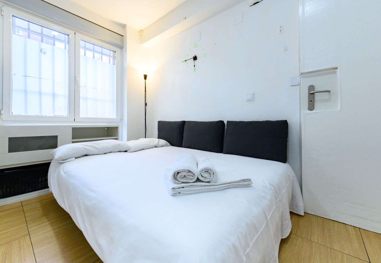 Studio à Madrid - M (EMO470B) Acogedor estudio en Ciudad Lineal
