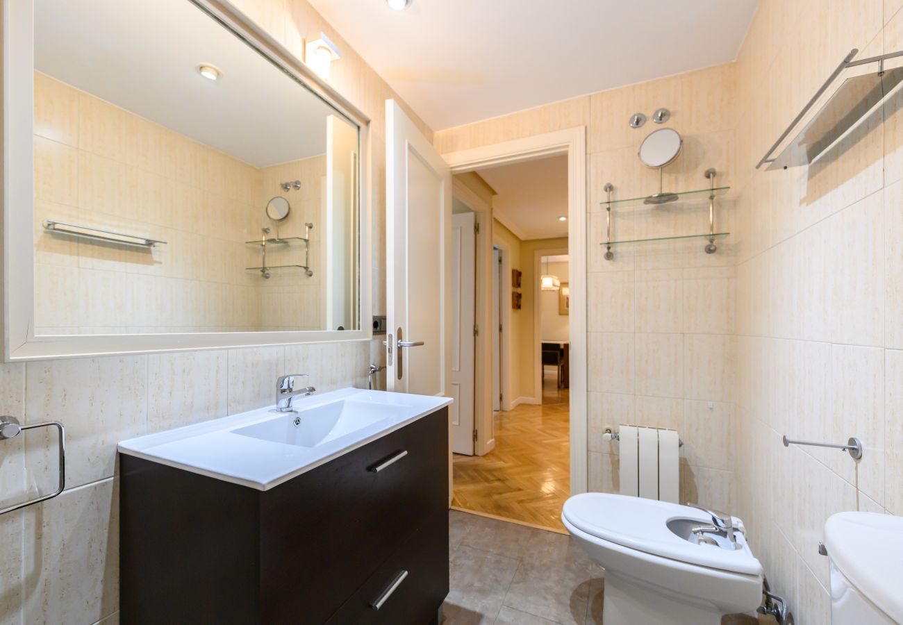 Appartement à Madrid - M (TAM82D) Amplio piso de 2 dormitorios en Madrid