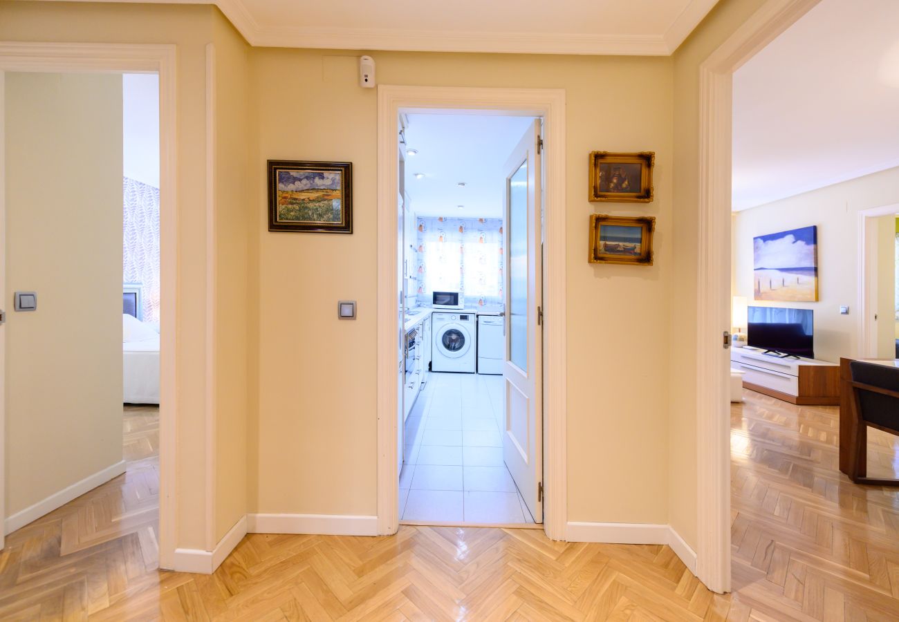 Appartement à Madrid - M (TAM82D) Amplio piso de 2 dormitorios en Madrid