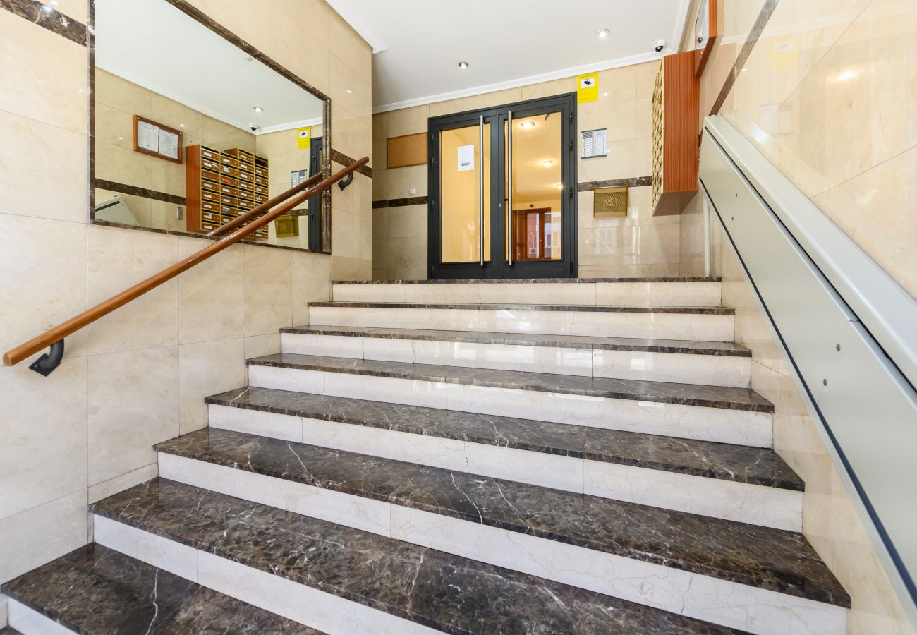 Appartement à Madrid - M (TAM82D) Amplio piso de 2 dormitorios en Madrid