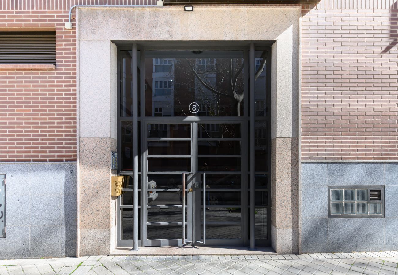 Appartement à Madrid - M (TAM82D) Amplio piso de 2 dormitorios en Madrid