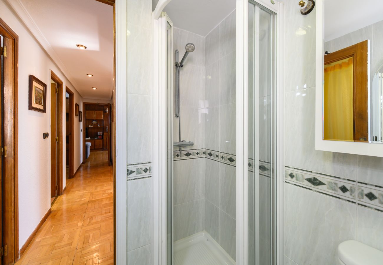 Appartement à Madrid - M (SVI166B) Amplio y luminoso piso de 3 dormitorio