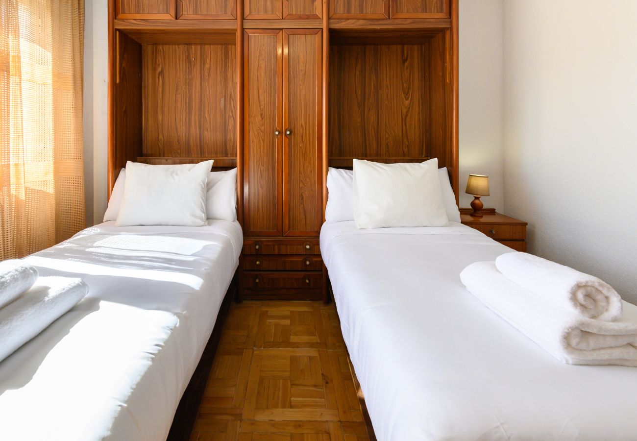 Appartement à Madrid - M (SVI166B) Amplio y luminoso piso de 3 dormitorio