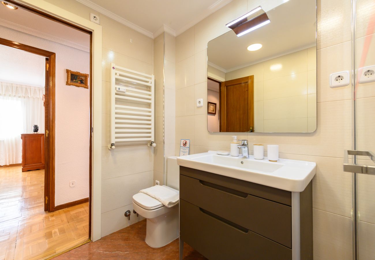 Appartement à Madrid - M (SVI166B) Amplio y luminoso piso de 3 dormitorio