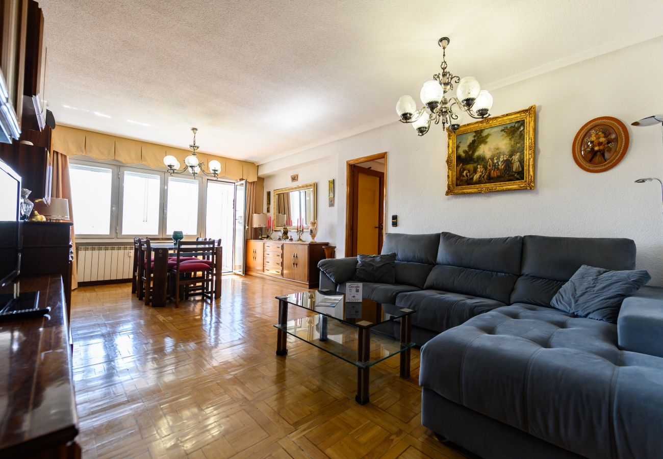 Appartement à Madrid - M (SVI166B) Amplio y luminoso piso de 3 dormitorio