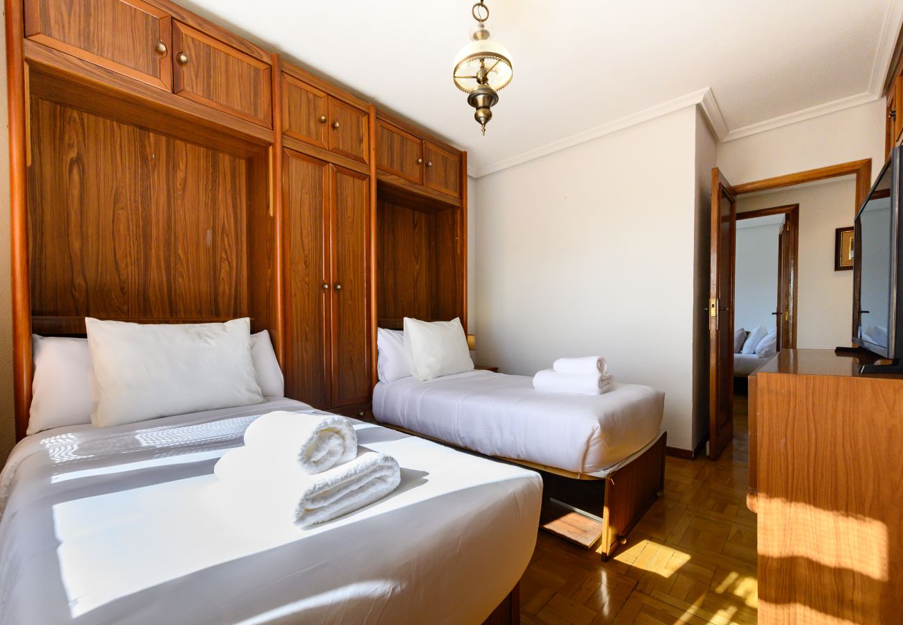 Appartement à Madrid - M (SVI166B) Amplio y luminoso piso de 3 dormitorio