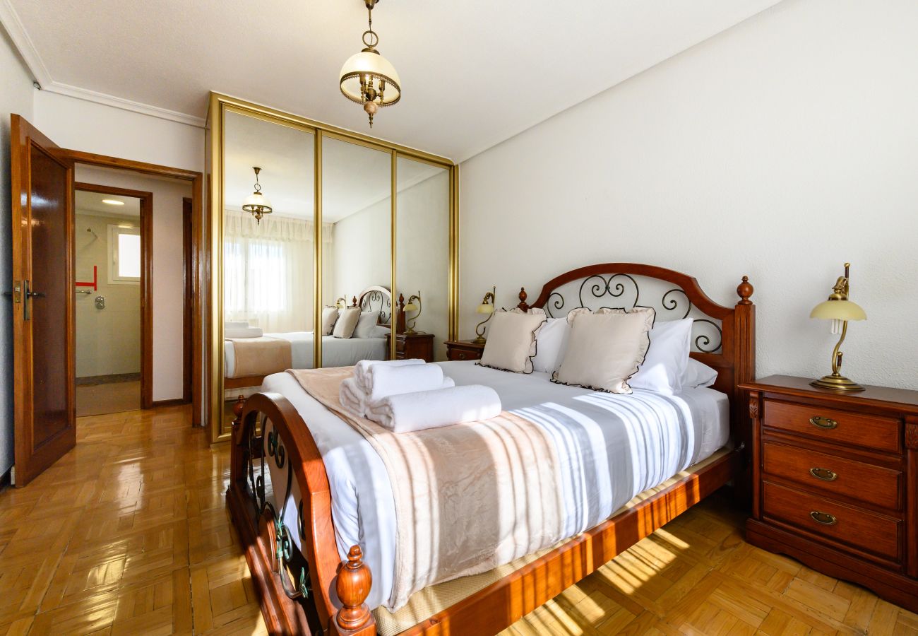 Appartement à Madrid - M (SVI166B) Amplio y luminoso piso de 3 dormitorio