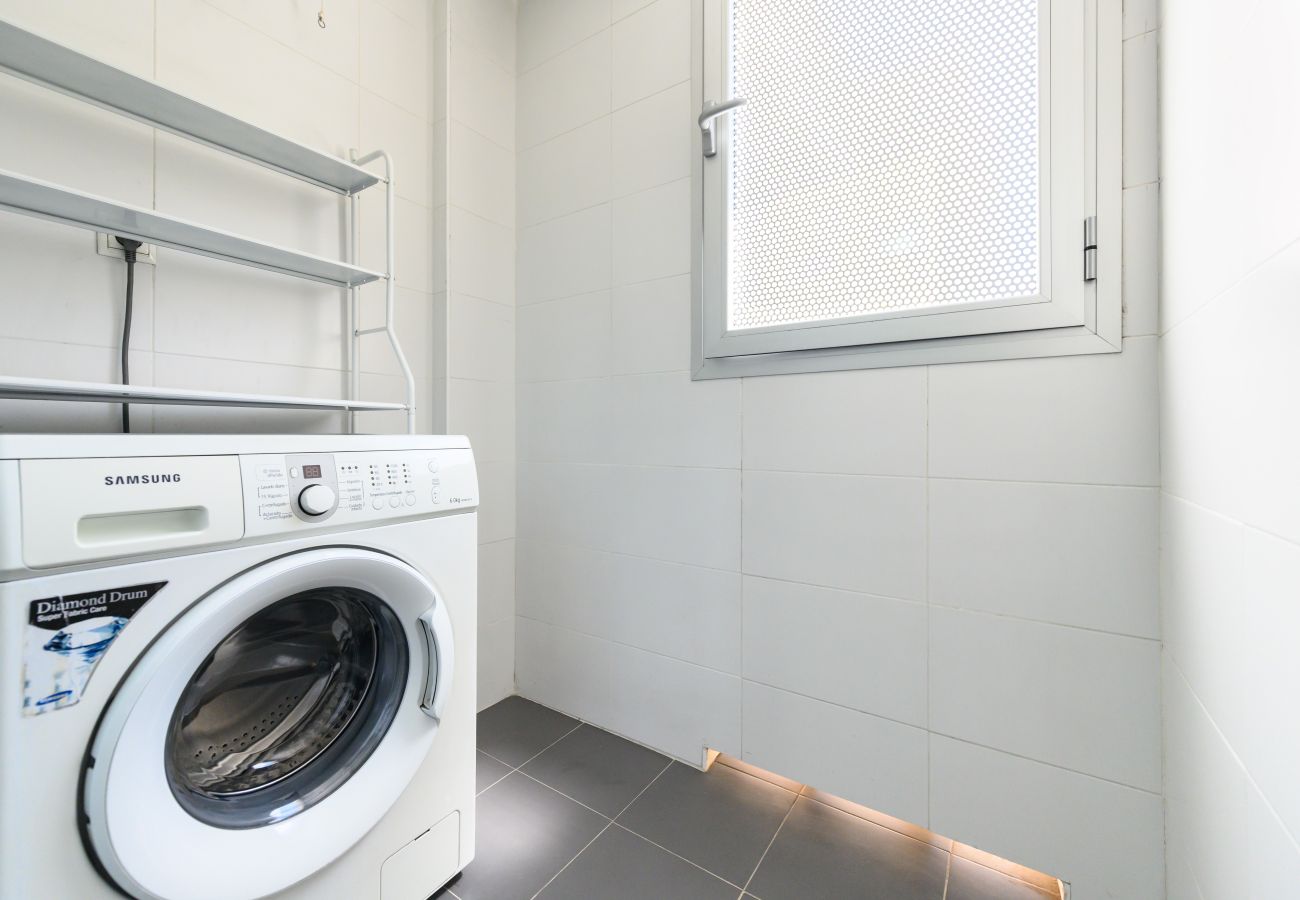 Appartement à Madrid - M (SAQU312C) Amplio piso de 1 dormitorio en Tetuán