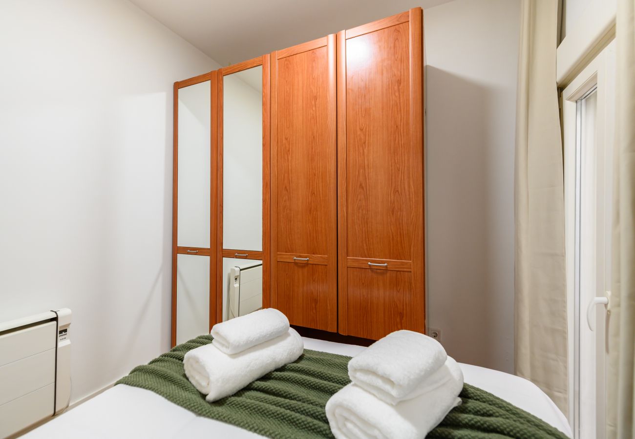 Appartement à Madrid - M (SGE680F) Piso 1 dormitorio con terraza en Tetuá