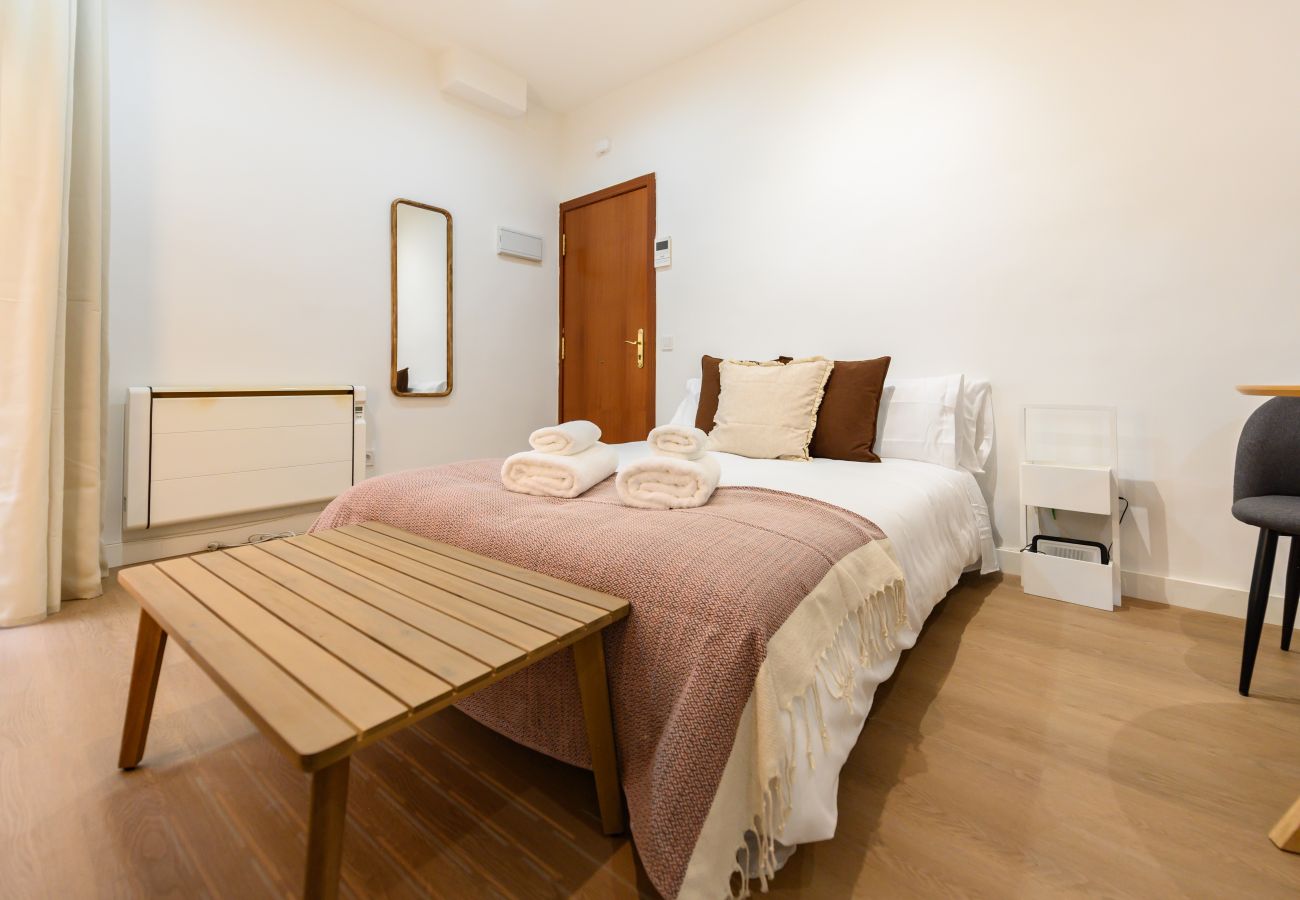 Appartement à Madrid - M (SGE680F) Piso 1 dormitorio con terraza en Tetuá