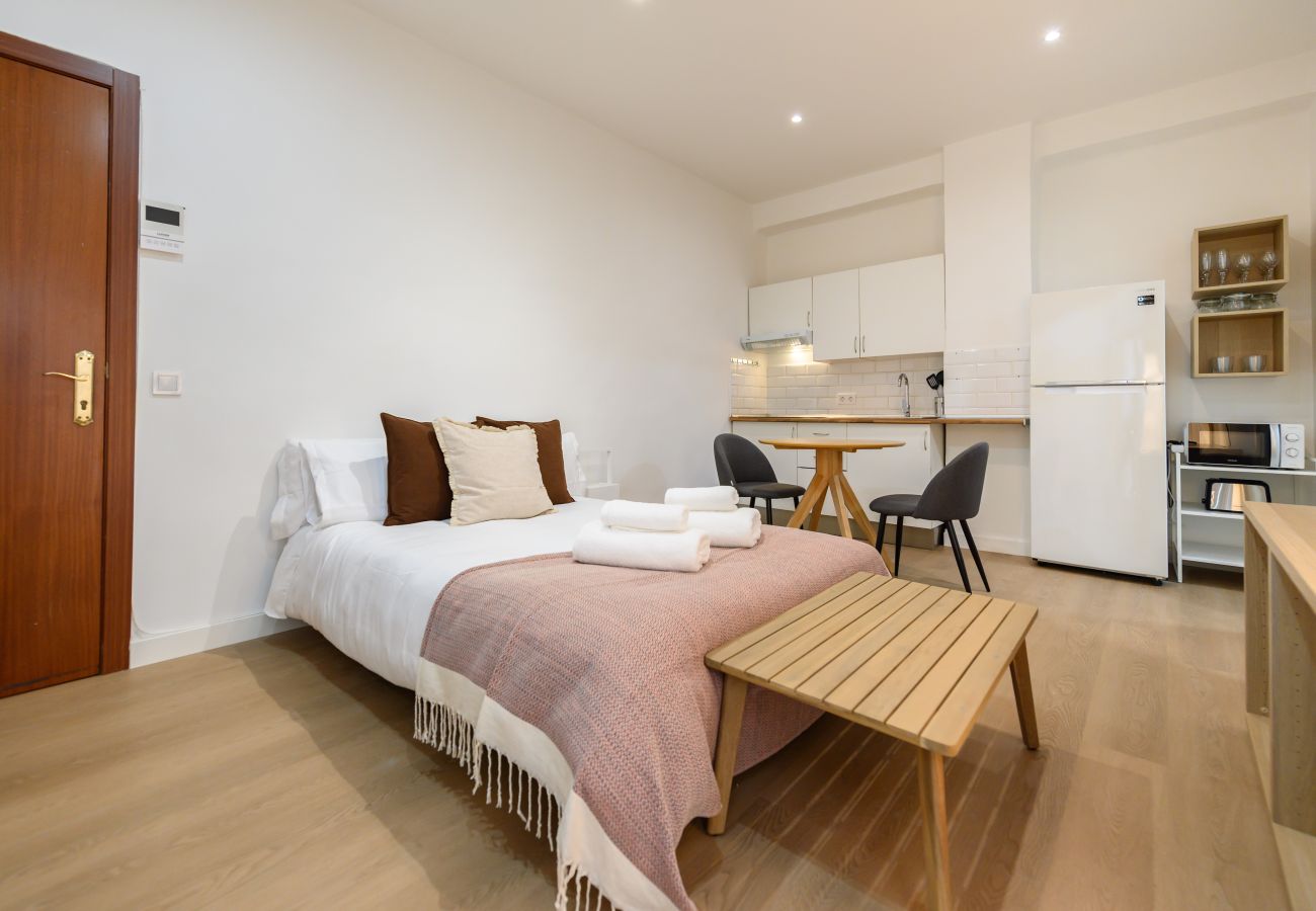 Appartement à Madrid - M (SGE680F) Piso 1 dormitorio con terraza en Tetuá