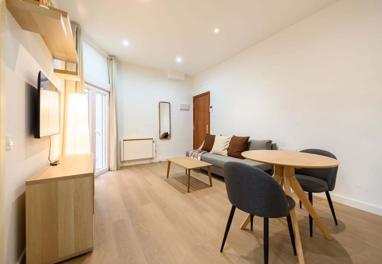 Appartement à Madrid - M (SGE680F) Piso 1 dormitorio con terraza en Tetuá