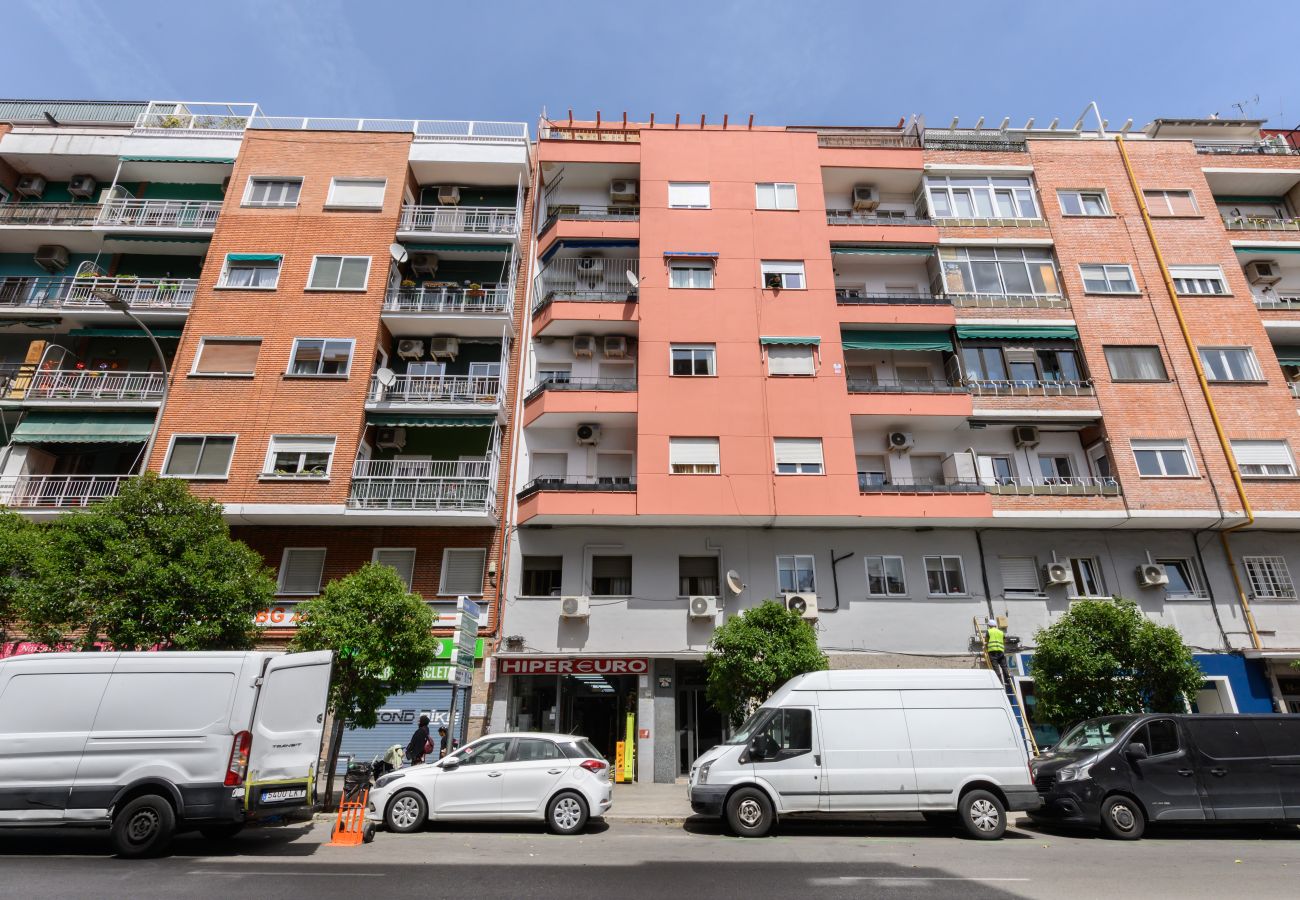 Appartement à Madrid - M (SGE680F) Piso 1 dormitorio con terraza en Tetuá