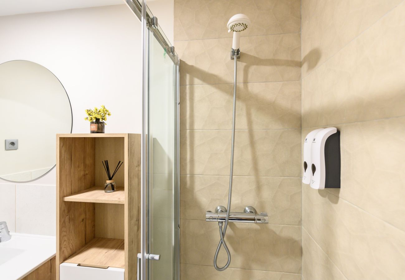 Appartement à Madrid - M (HMA121B) Amplio Piso 2 dormitorios y 2 baños