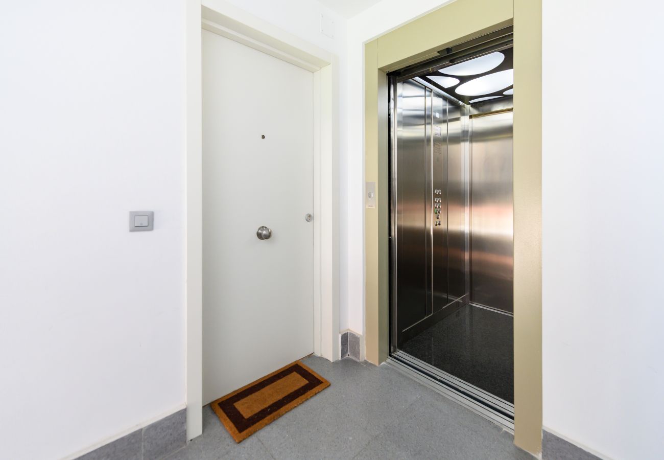 Appartement à Madrid - M (HMA121B) Amplio Piso 2 dormitorios y 2 baños