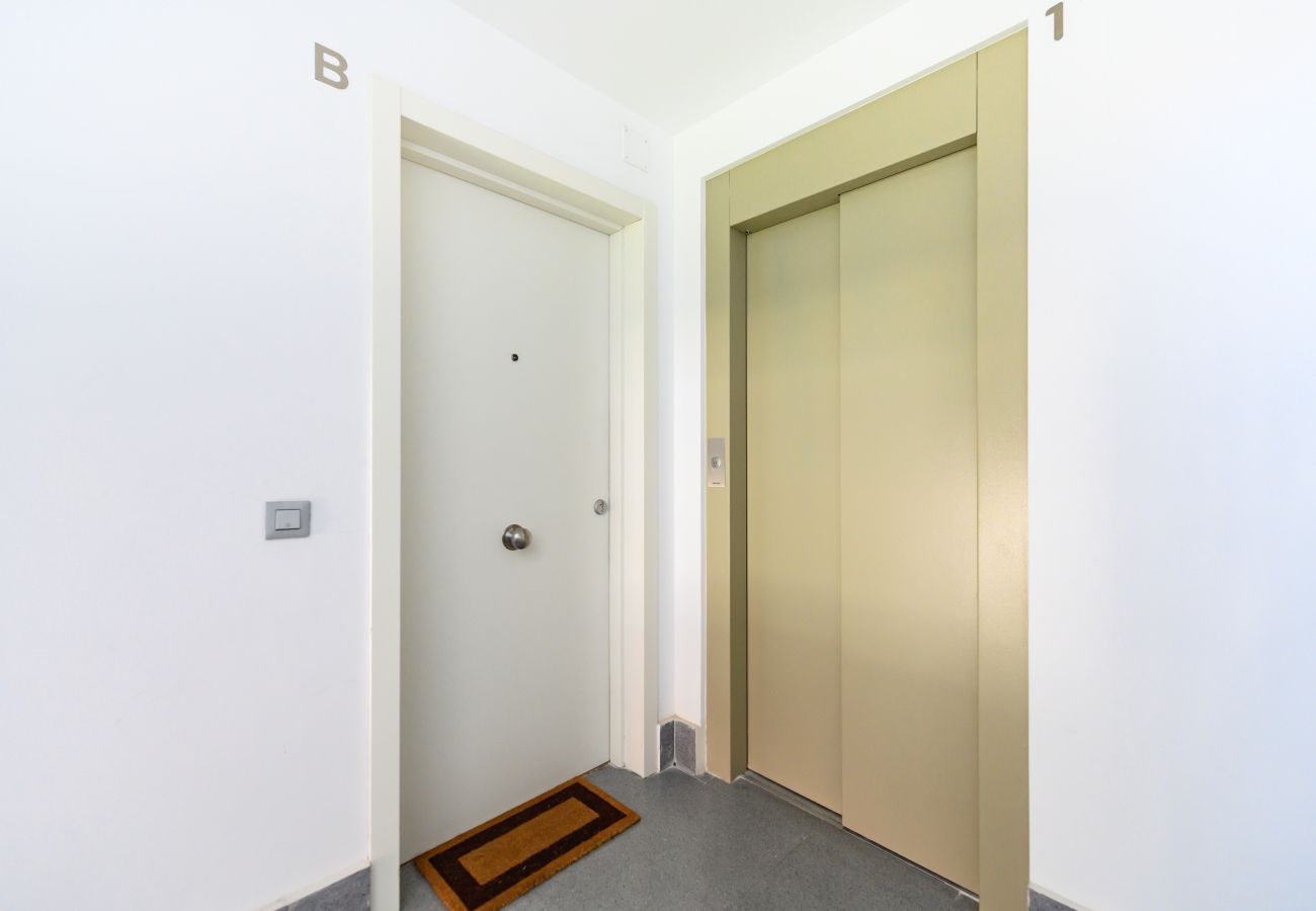 Appartement à Madrid - M (HMA121B) Amplio Piso 2 dormitorios y 2 baños