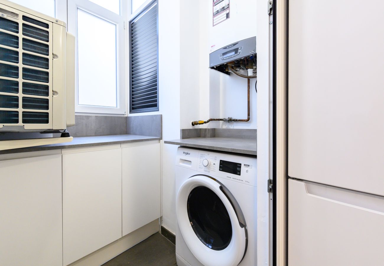 Appartement à Madrid - M (HMA121B) Amplio Piso 2 dormitorios y 2 baños