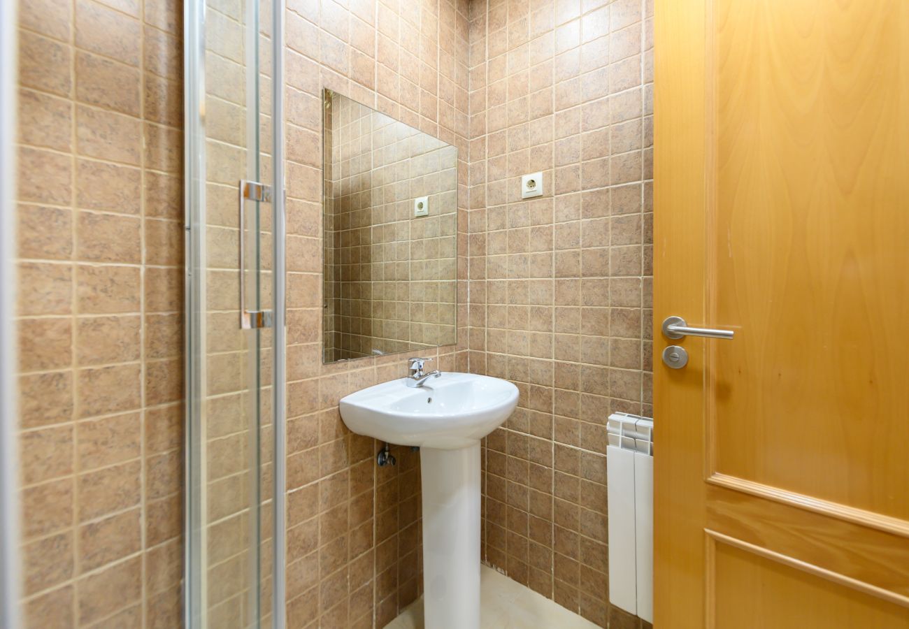 Appartement à Madrid - M (DIN132F) Piso de 2 dormitorios y 3 baños en el