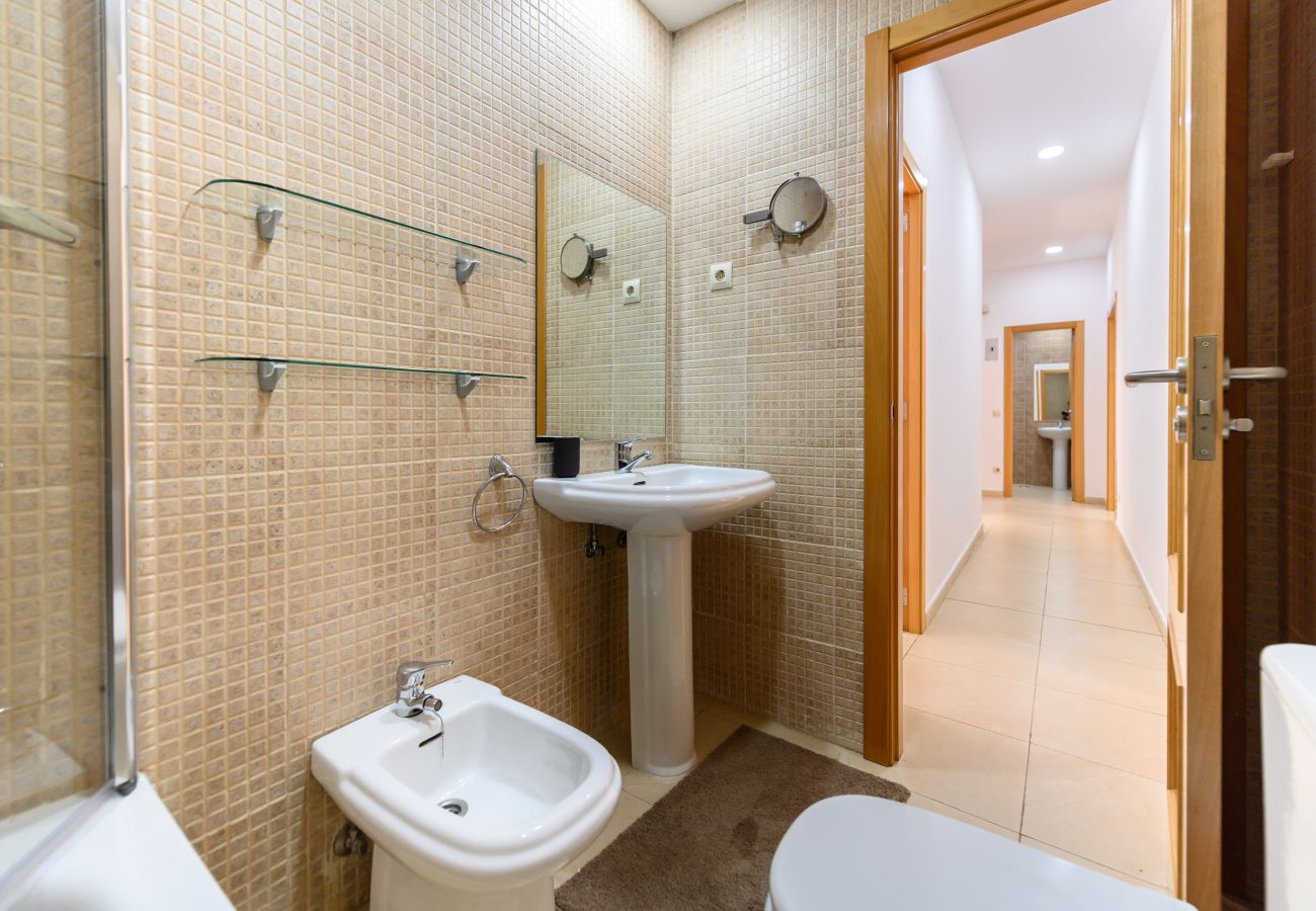 Appartement à Madrid - M (DIN132F) Piso de 2 dormitorios y 3 baños en el