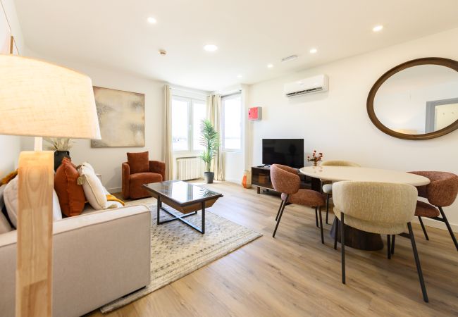 Appartement à Madrid - M (ABR1710C) Piso de 2 dormitorios, 2 baños cerca 