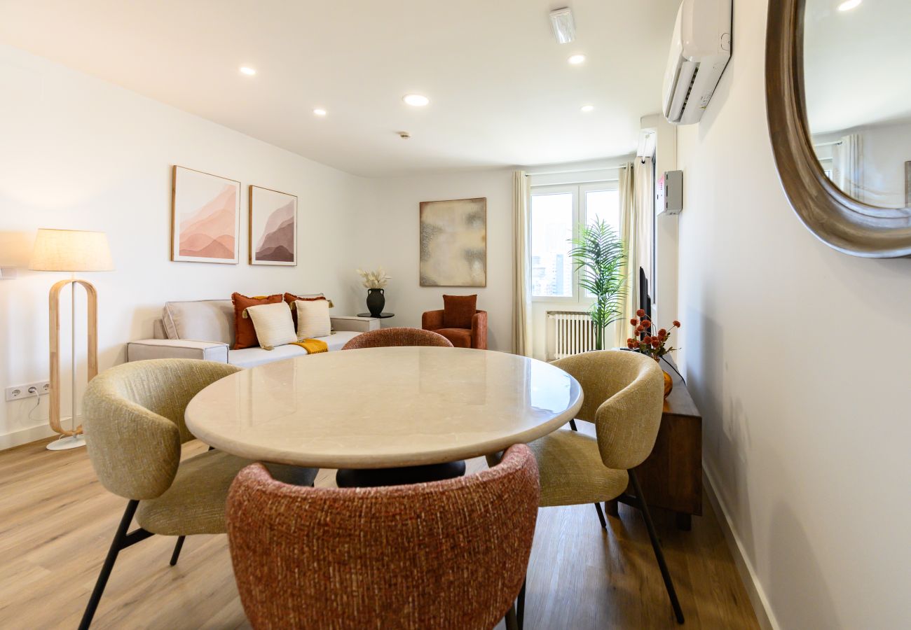 Appartement à Madrid - M (ABR1710C) Piso de 2 dormitorios, 2 baños cerca 
