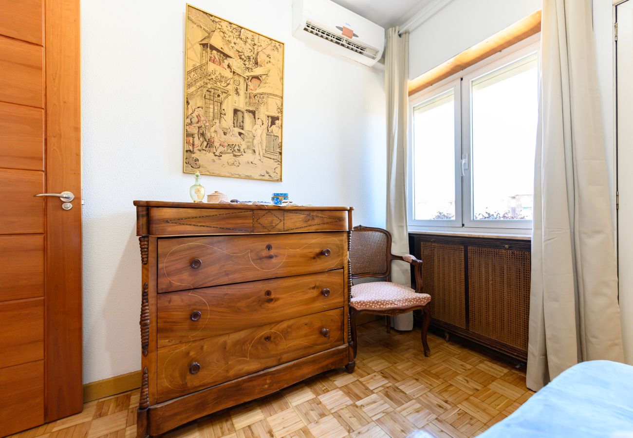 Appartement à Madrid - M (PIR312ºD) Piso 5 dormitorios, 2 baños en Moncl