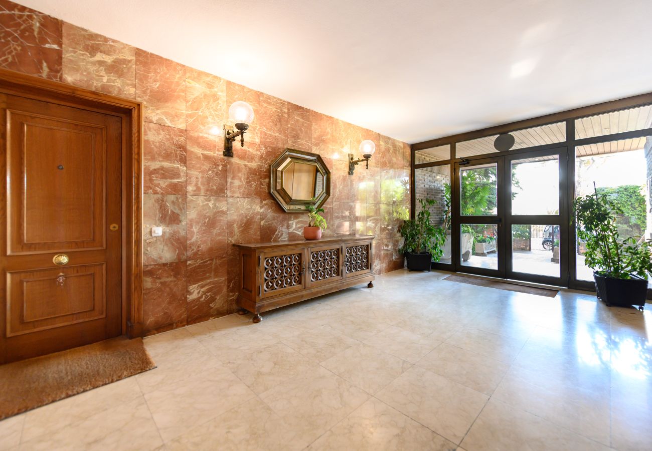 Appartement à Madrid - M (PIR312ºD) Piso 5 dormitorios, 2 baños en Moncl