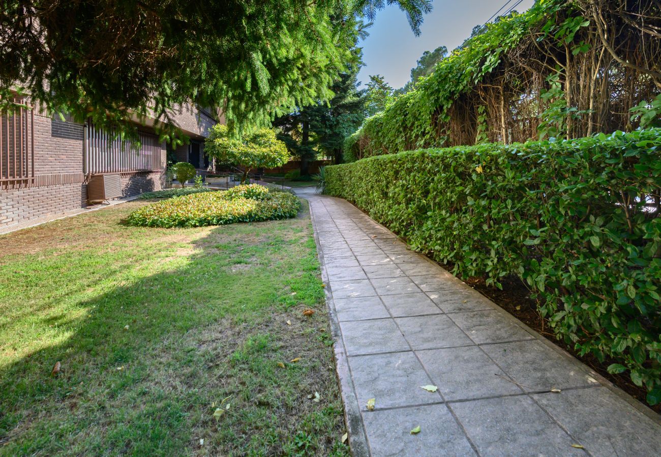 Appartement à Madrid - M (PIR312ºD) Piso 5 dormitorios, 2 baños en Moncl